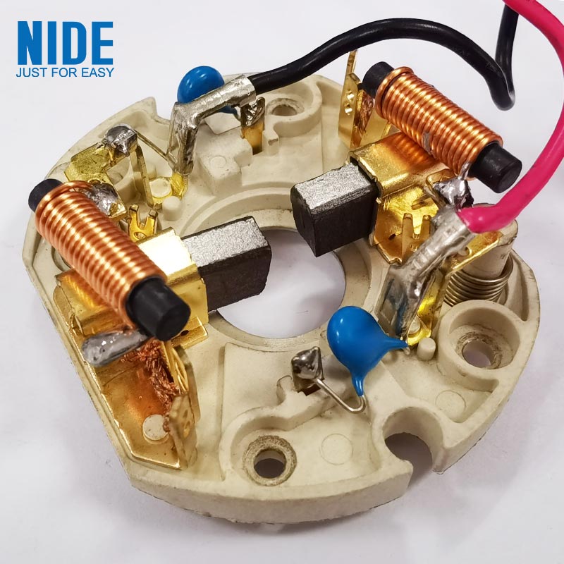 कार्बन ब्रश कैसे मोटर प्रदर्शन और दीर्घायु में सुधार करते हैं